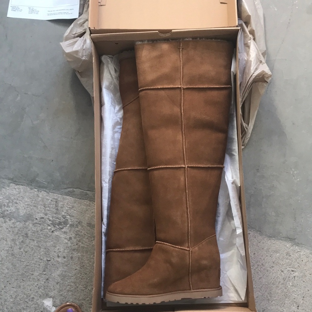 Classic Femme UGG boots